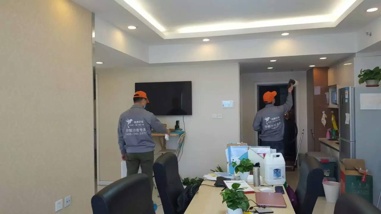 恒天財富辦公區墻面噴涂施工 恒天財富辦公區墻面噴涂施工