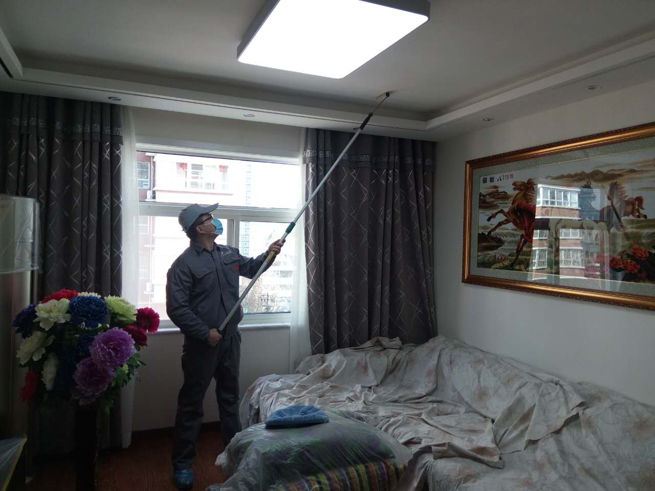 客餐廳頂面滾筒施工 客餐廳頂面滾筒施工