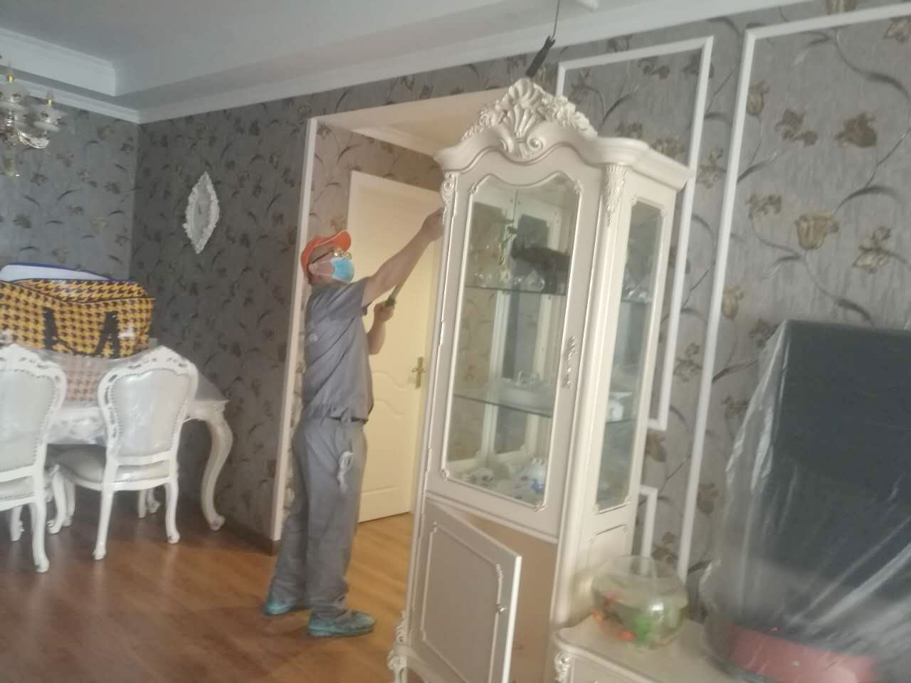 客餐廳及過道頂面全方位施工 客餐廳及過道頂面全方位施工