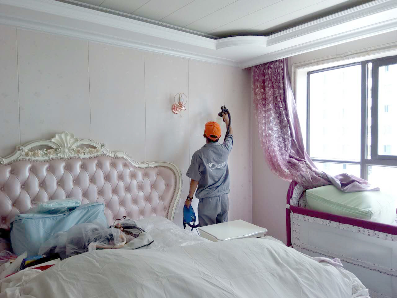 墻面壁紙重點(diǎn)噴涂施工 墻面壁紙重點(diǎn)噴涂施工