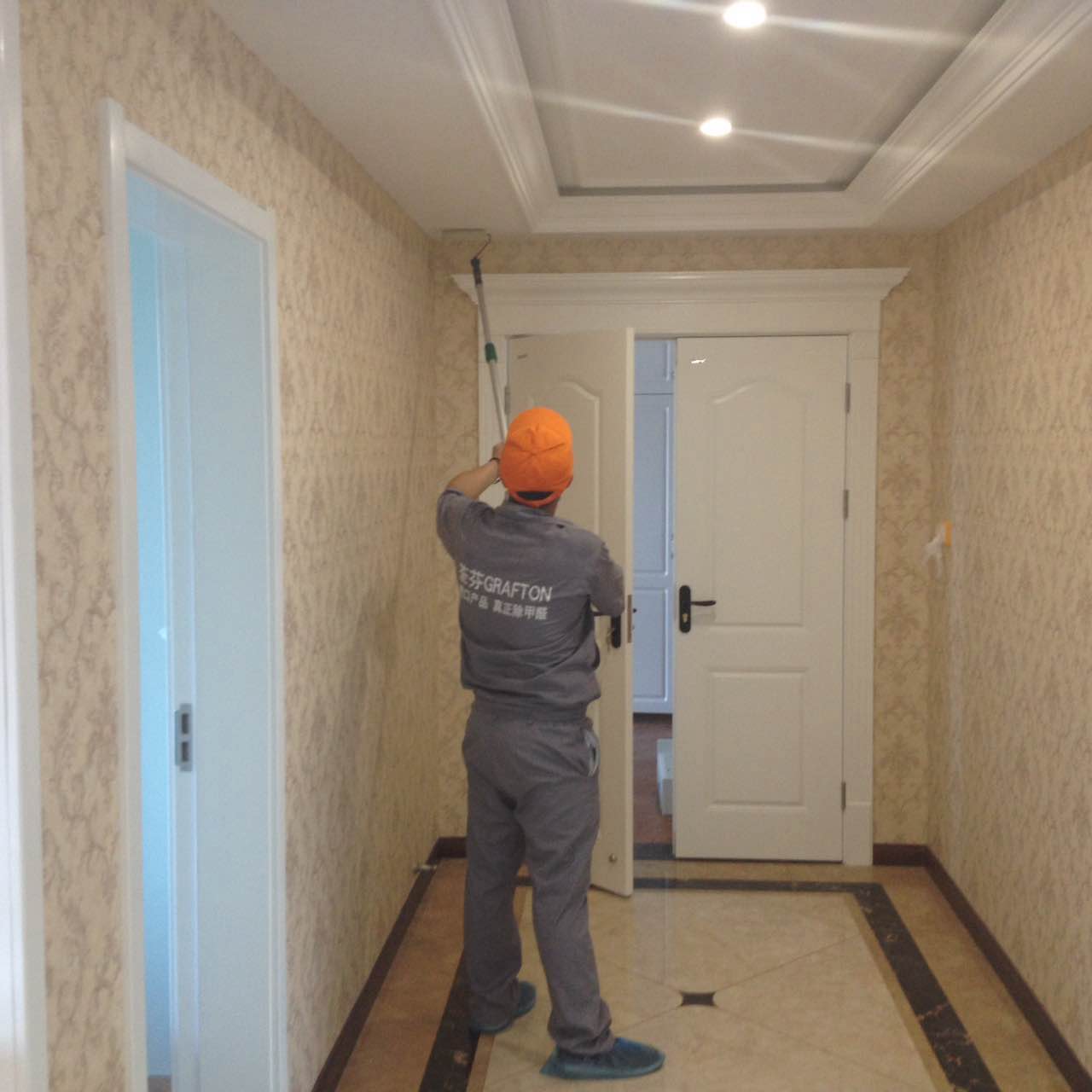 過道墻頂面滾筒全方位施工 過道墻頂面滾筒全方位施工