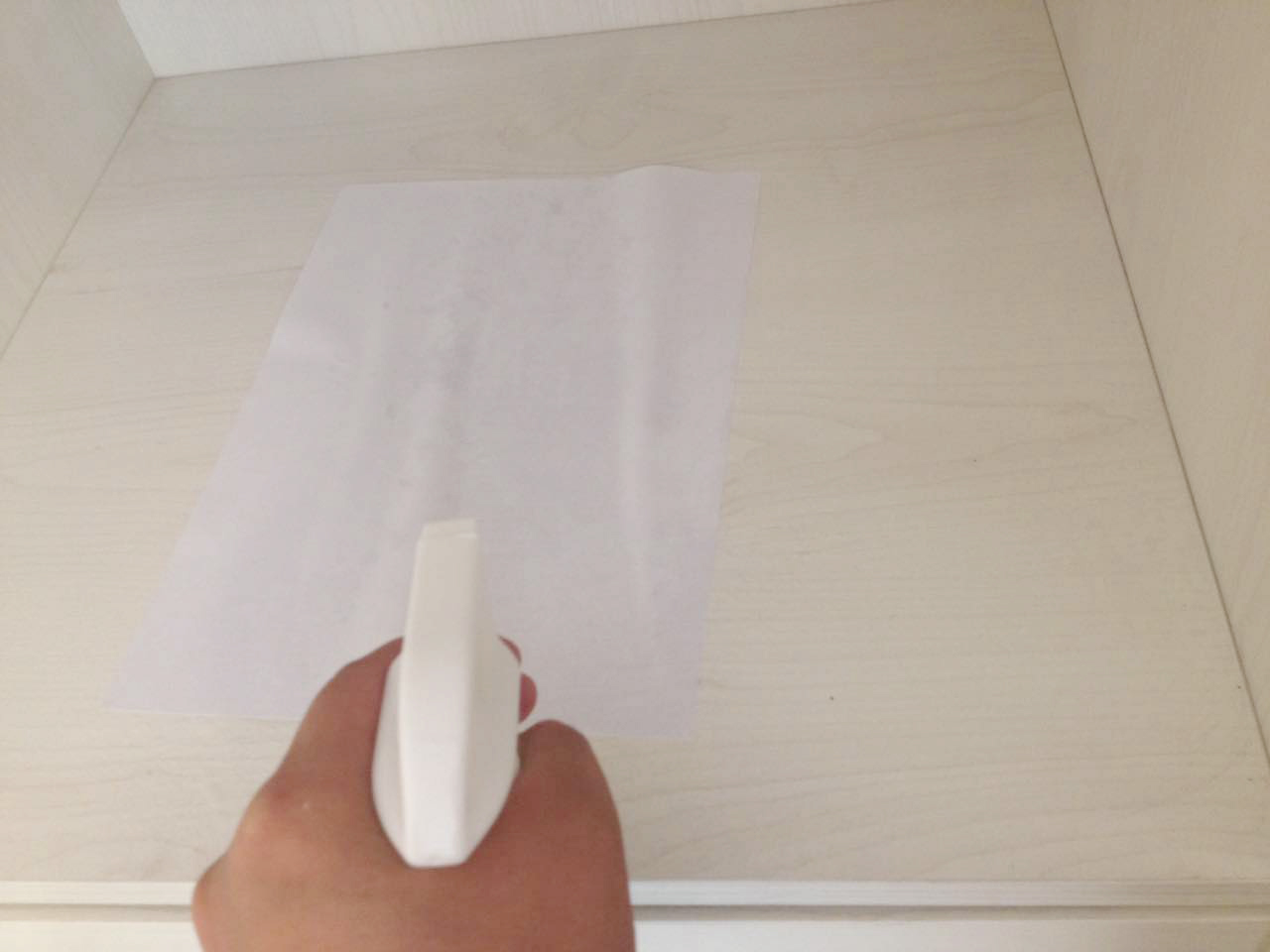 抽屜放入A4紙增大接觸面積 抽屜放入A4紙增大接觸面積