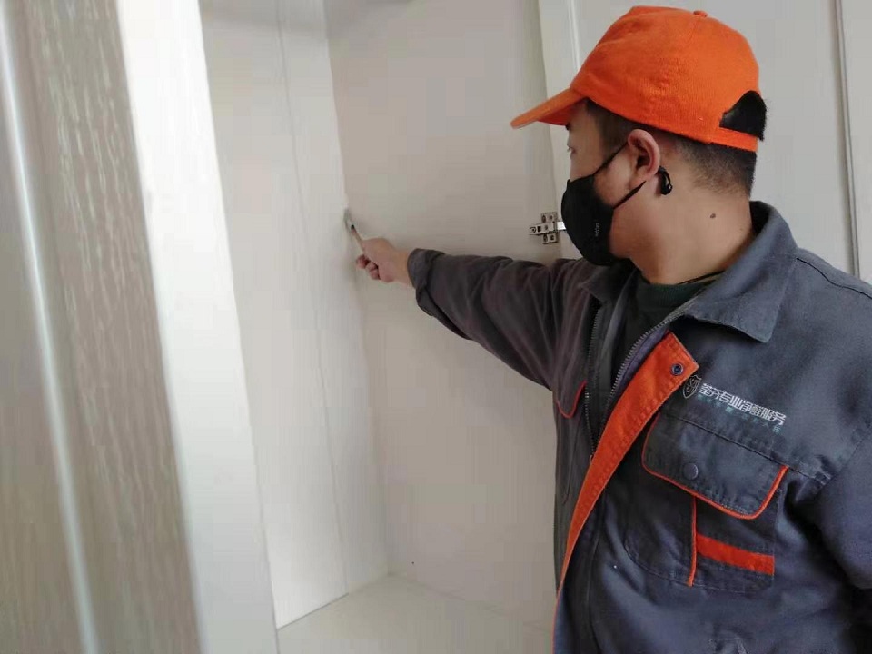 木柜接縫處刷子精細化施工治理 木柜接縫處刷子精細化施工治理