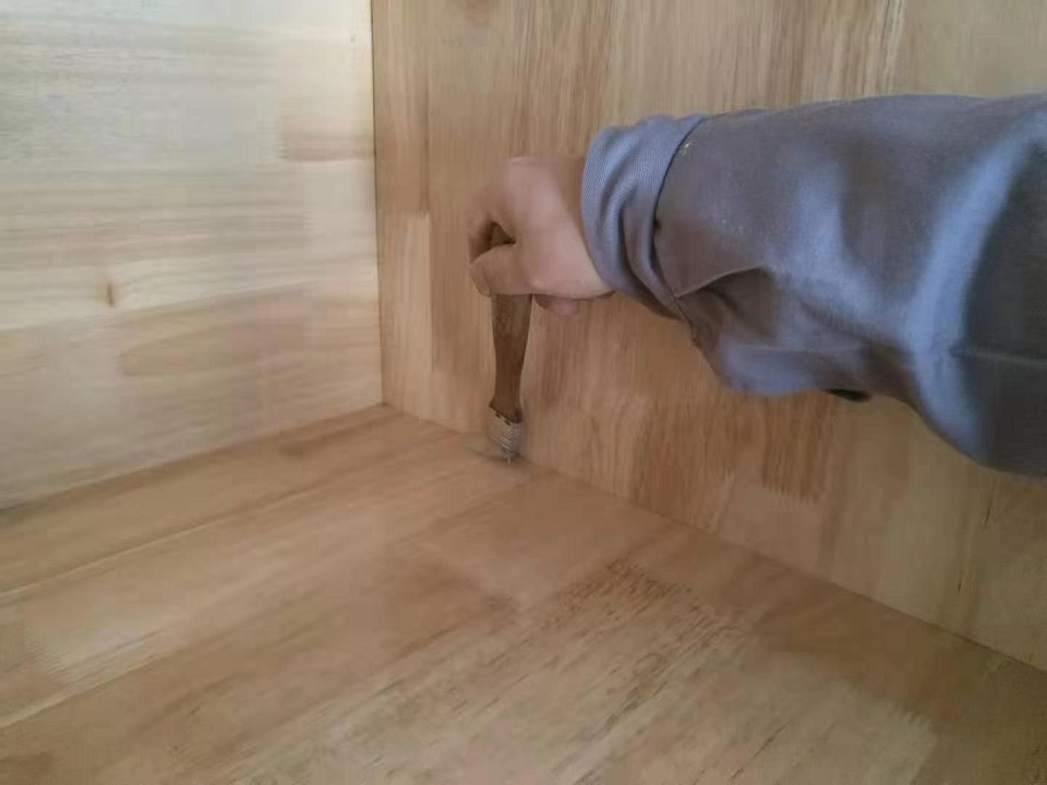 室內柜子接縫刷子精細化施工治理 室內柜子接縫刷子精細化施工治理