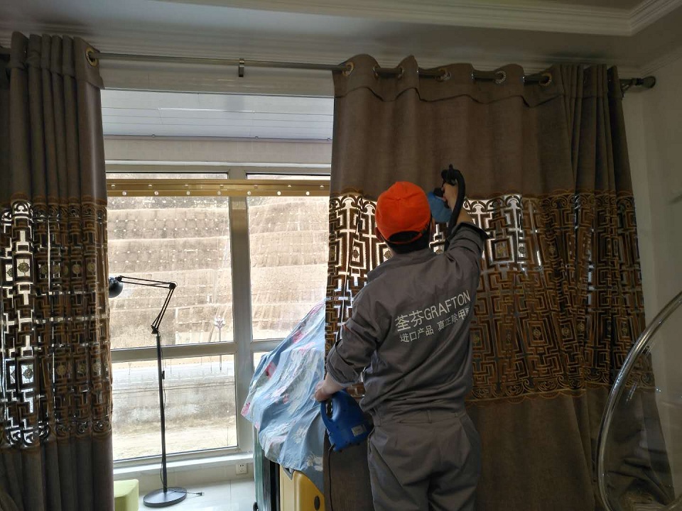 臥室窗簾重點全方位噴涂施工 臥室窗簾重點全方位噴涂施工