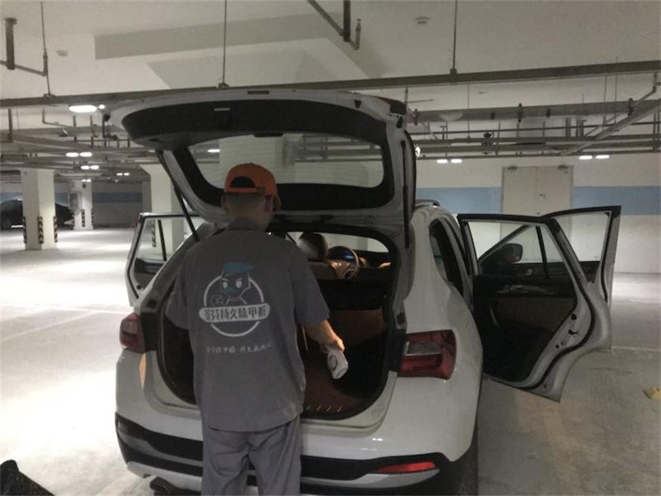 車內后備箱全方位噴涂治理 車內后備箱全方位噴涂治理