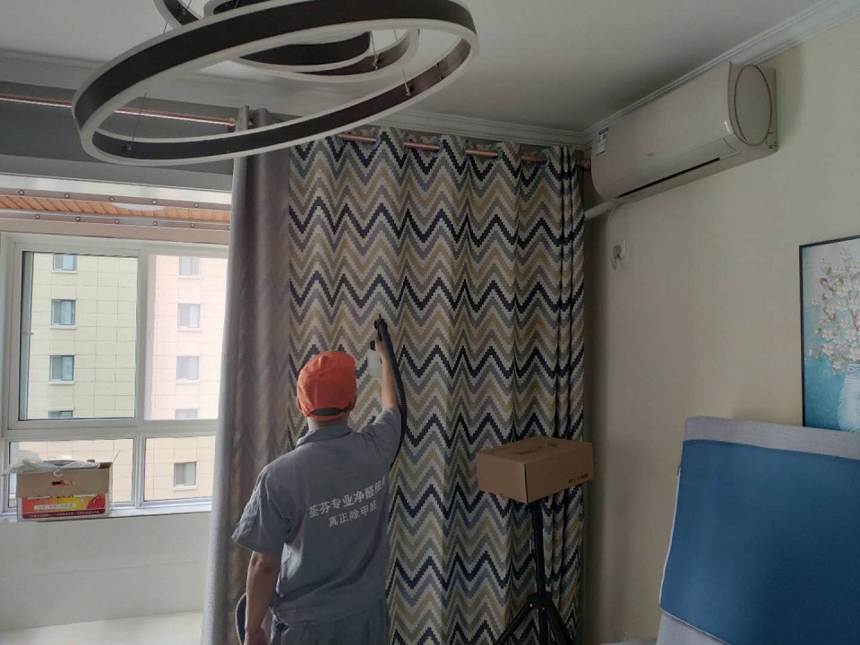 臥室窗簾布藝全方位噴涂施工 臥室窗簾布藝全方位噴涂施工
