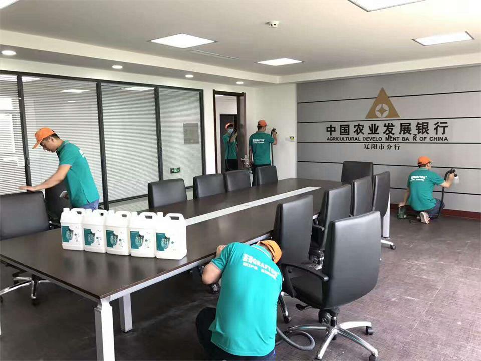 會(huì)議室桌椅全方位噴涂施工治理 會(huì)議室桌椅全方位噴涂施工治理