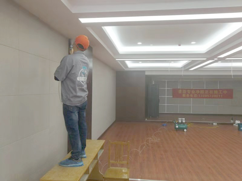 醫院大廳墻面噴槍施工 醫院大廳墻面噴槍施工