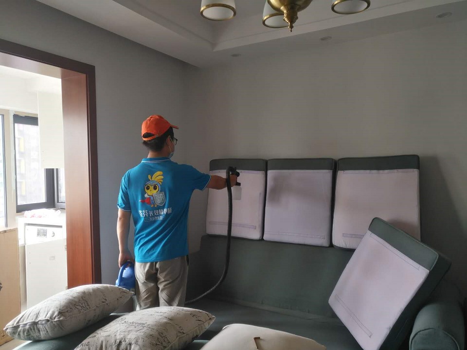 客廳沙發布藝全方位噴涂施工 客廳沙發布藝全方位噴涂施工