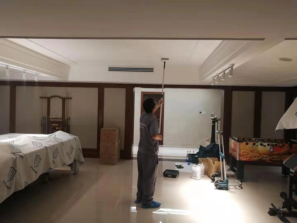 客廳頂面滾筒全方位施工治理甲醛 客廳頂面滾筒全方位施工治理甲醛