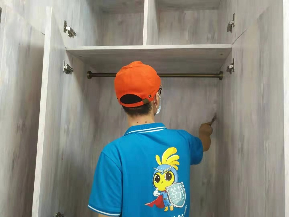 柜子縫隙刷子精細(xì)化施工治理 柜子縫隙刷子精細(xì)化施工治理