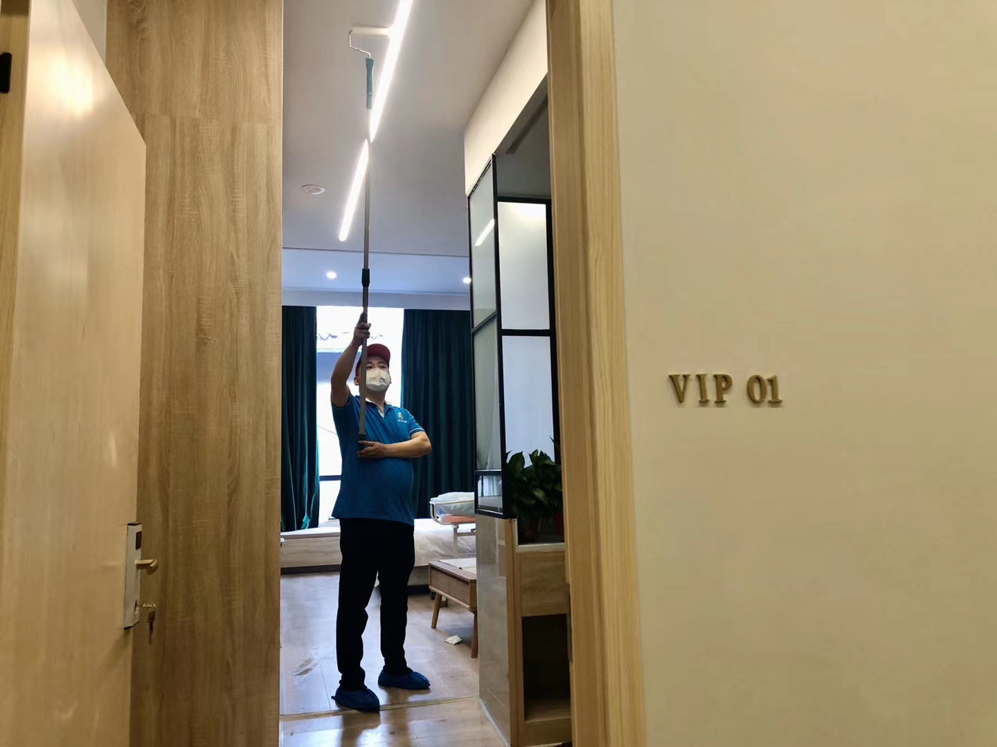 房間頂面滾筒無(wú)死角治理甲醛 房間頂面滾筒無(wú)死角治理甲醛