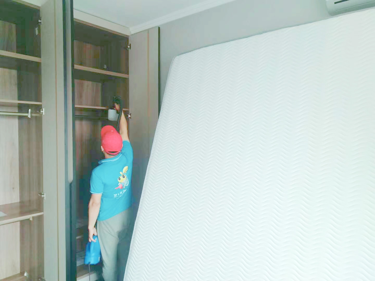 臥室衣柜噴槍精細化施工治理 臥室衣柜噴槍精細化施工治理