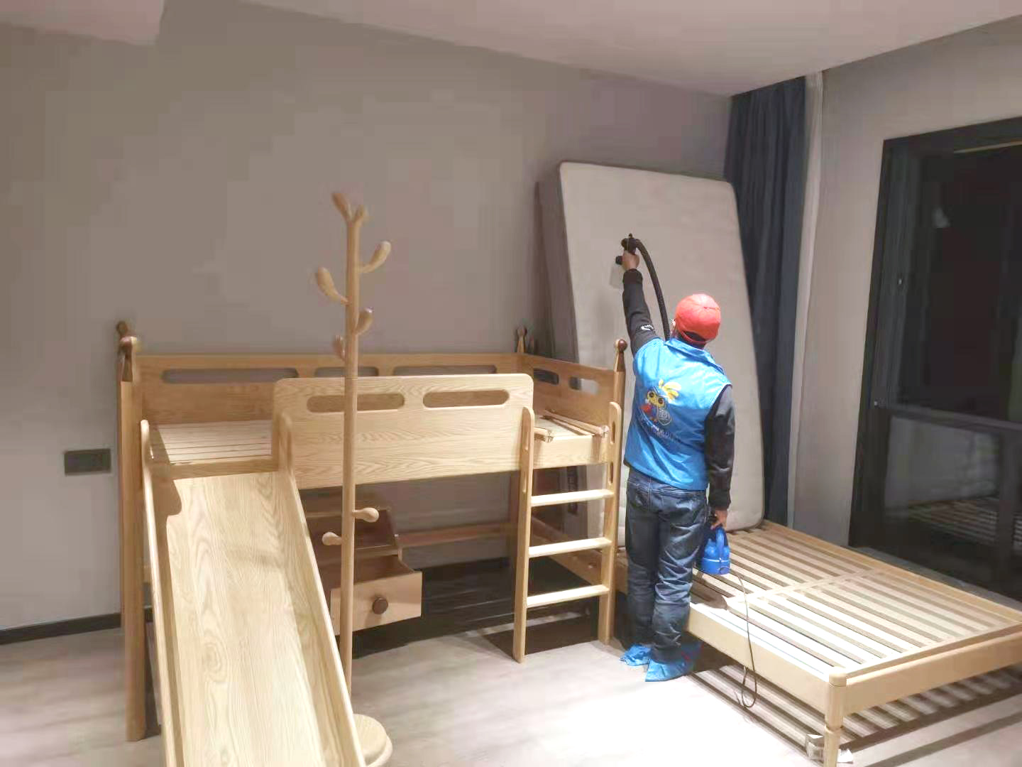 兒童房床墊噴槍噴涂施工治理 兒童房床墊噴槍噴涂施工治理