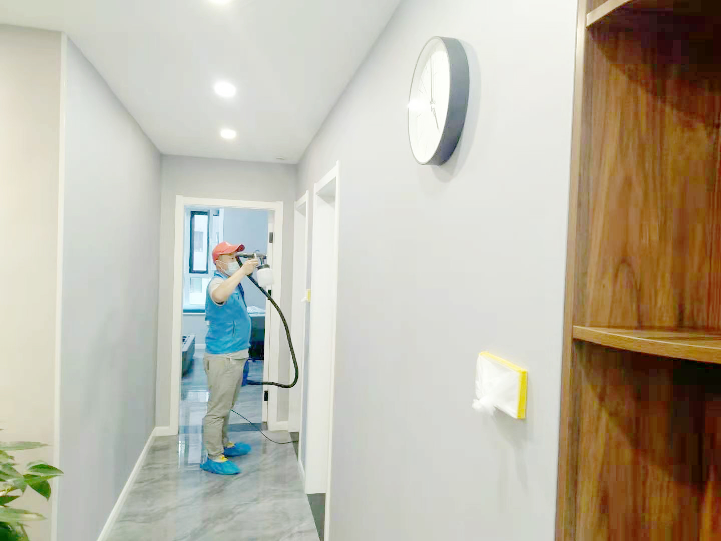 過道墻面噴槍全方位噴涂 過道墻面噴槍全方位噴涂