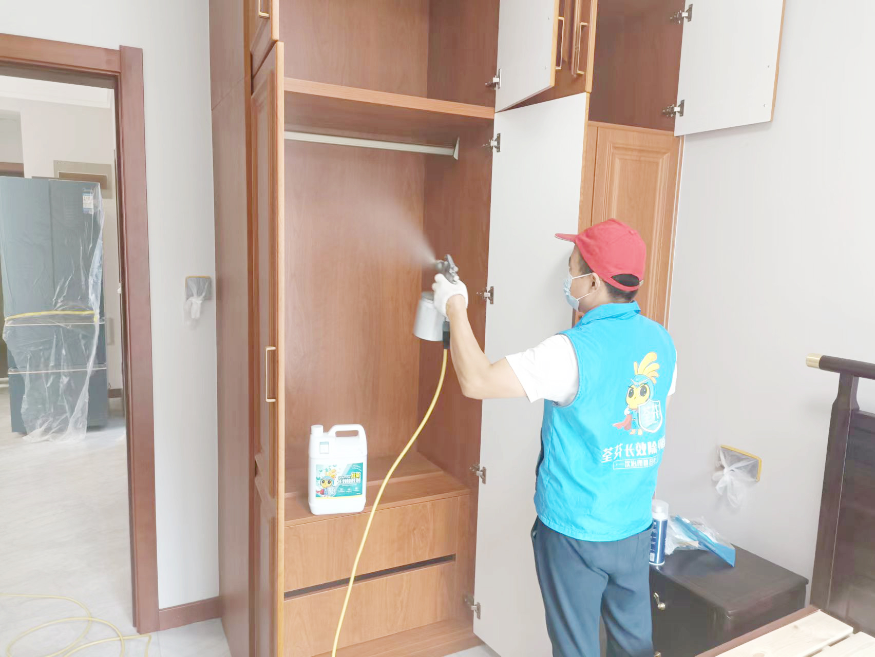 臥室柜子全方位噴涂治理甲醛 臥室柜子全方位噴涂治理甲醛