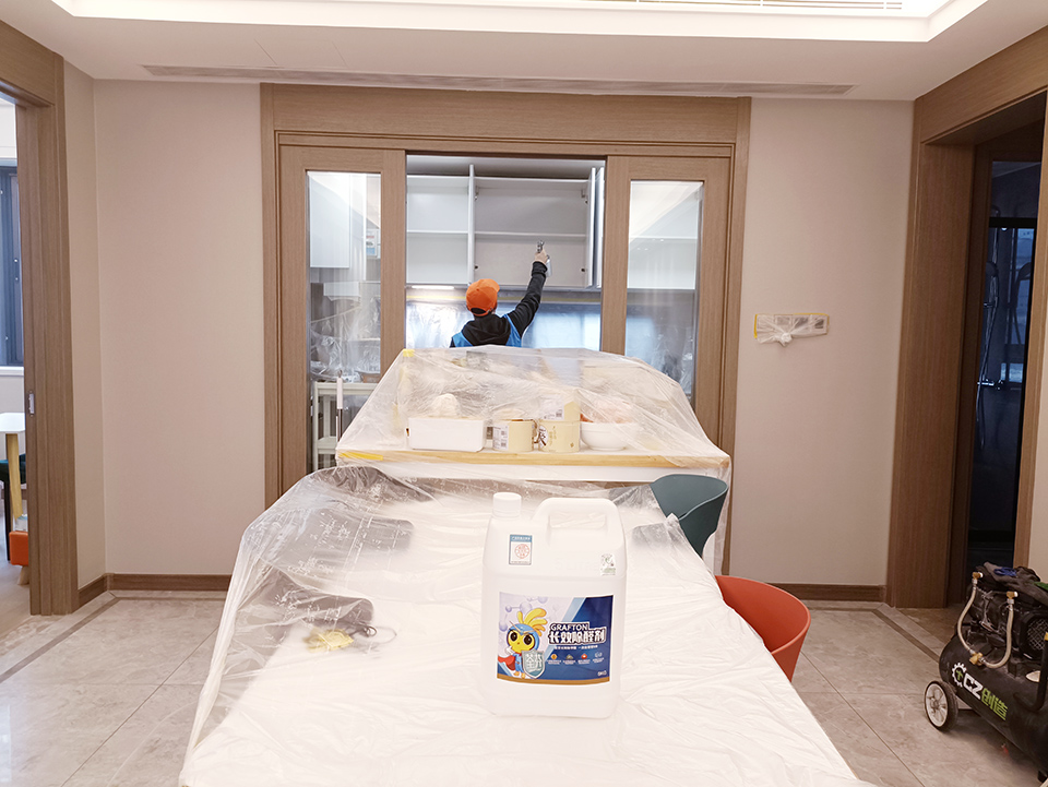 廚房吊柜噴槍施工治理甲醛 廚房吊柜噴槍施工治理甲醛