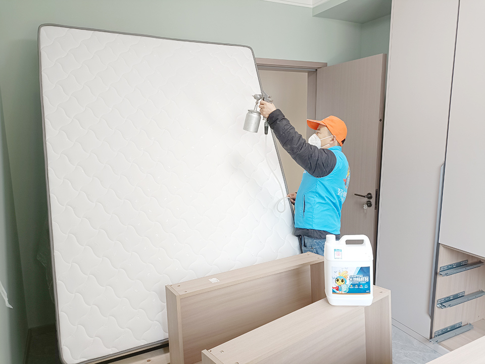 臥室床墊噴槍施工治理甲醛 臥室床墊噴槍施工治理甲醛