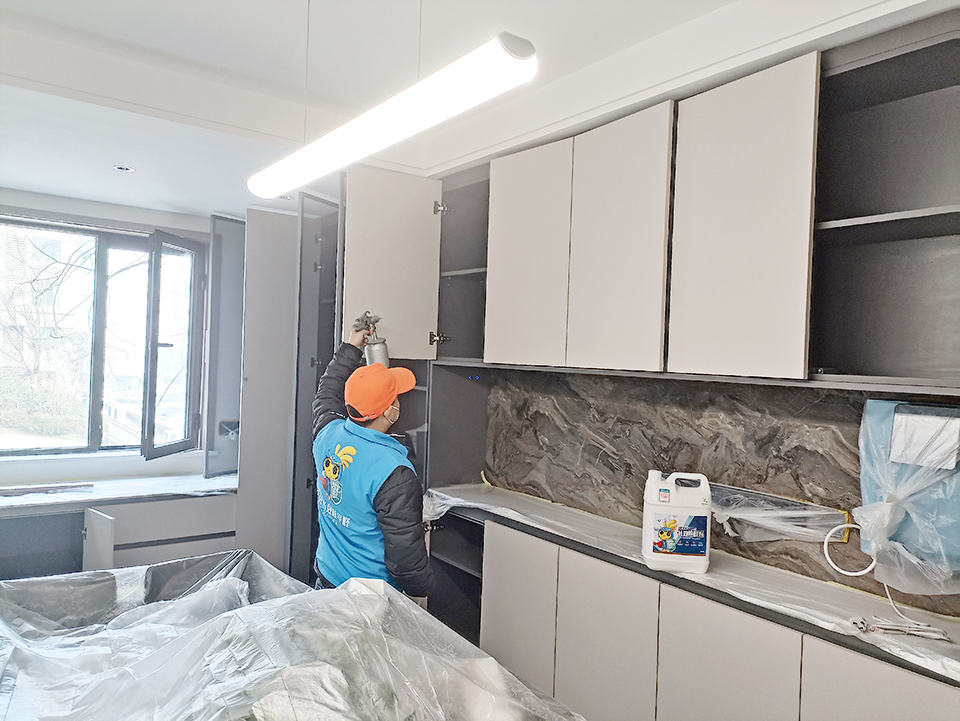 廚房吊柜噴槍施工治理 廚房吊柜噴槍施工治理