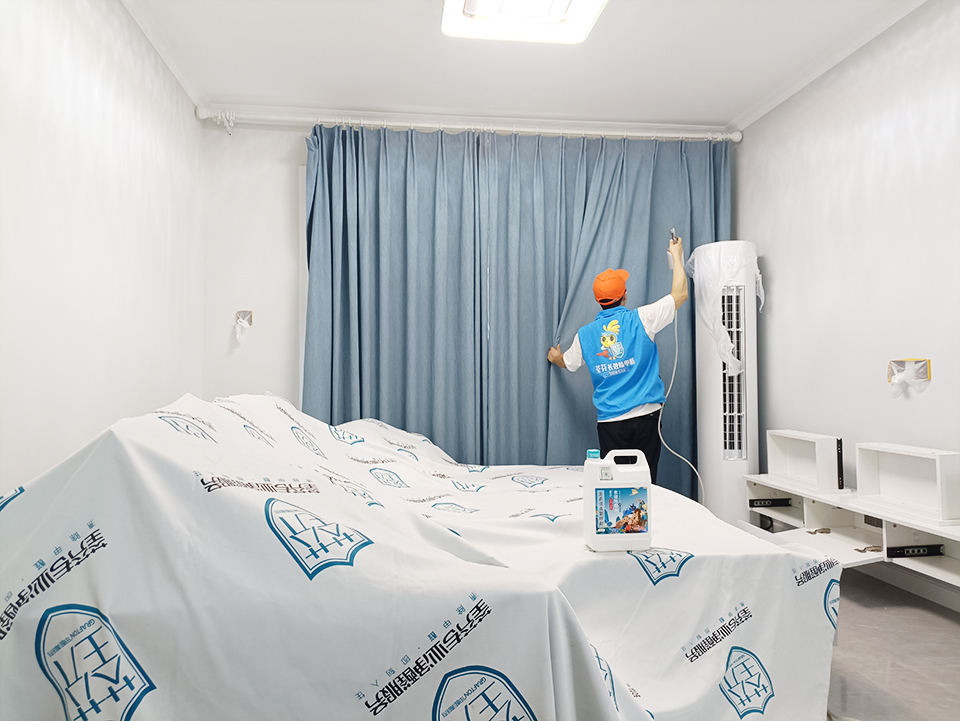 臥室窗簾全方位噴涂施工治理 臥室窗簾全方位噴涂施工治理