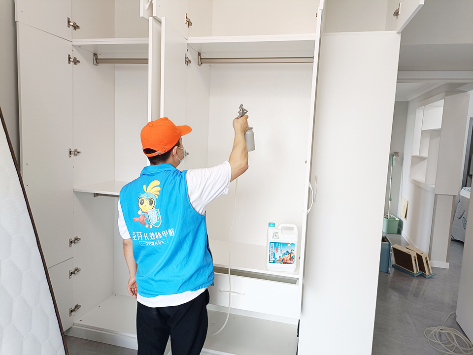 臥室衣柜全方位噴涂治理甲醛 臥室衣柜全方位噴涂治理甲醛